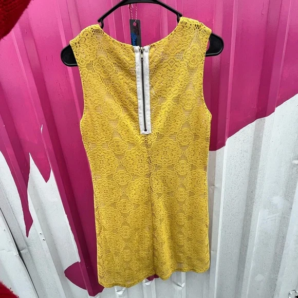SOLD Yellow Dress M - Picture 3 of 4